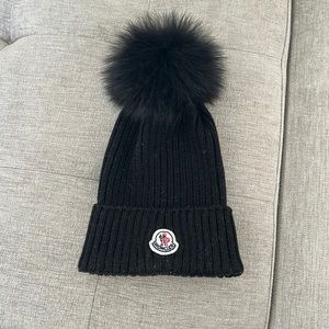Moncler knit beanie w/ fur Pom